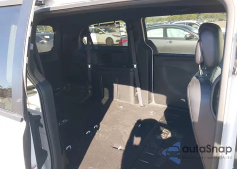 2017 Dodge Grand Caravan Sxt z USA, uszkodzony, nr VIN 2C4RDGCG5HR611950